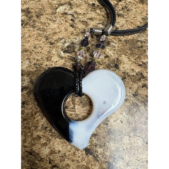 Blown Glass Heart Pendant Necklace Black White NWT On Cord - Picture 5 of 5